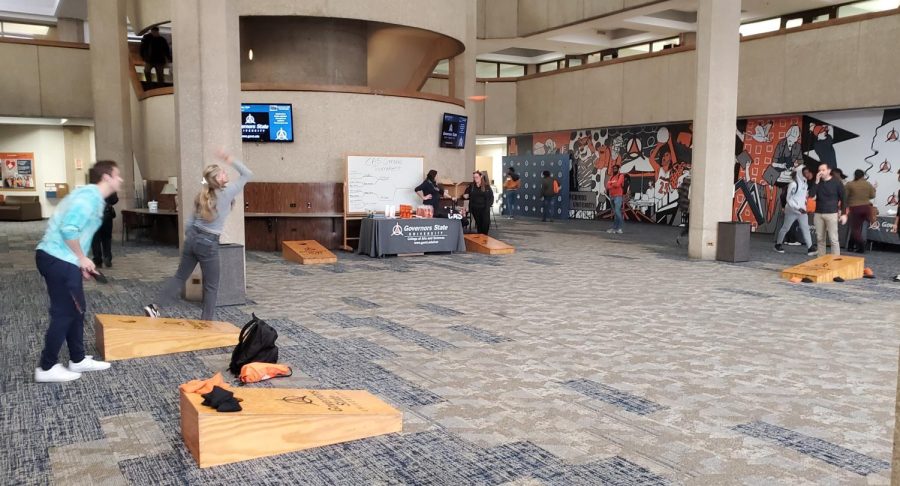 Homecoming Kicks Off with Cornhole Tournament