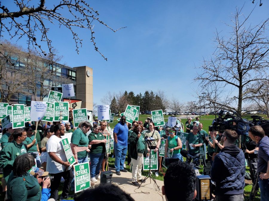 Eastern Illinois Union President Valerie Goss speaks to the crowd on Apr 11.