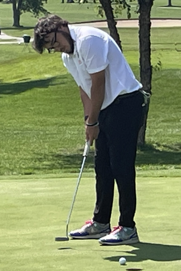 Jaguars men’s golf opens season with strong showings