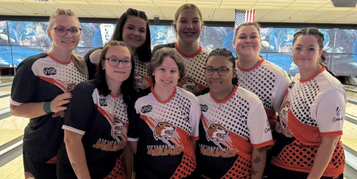 Women's Bowling team finishes 5th at Mt. Mercy fall meet